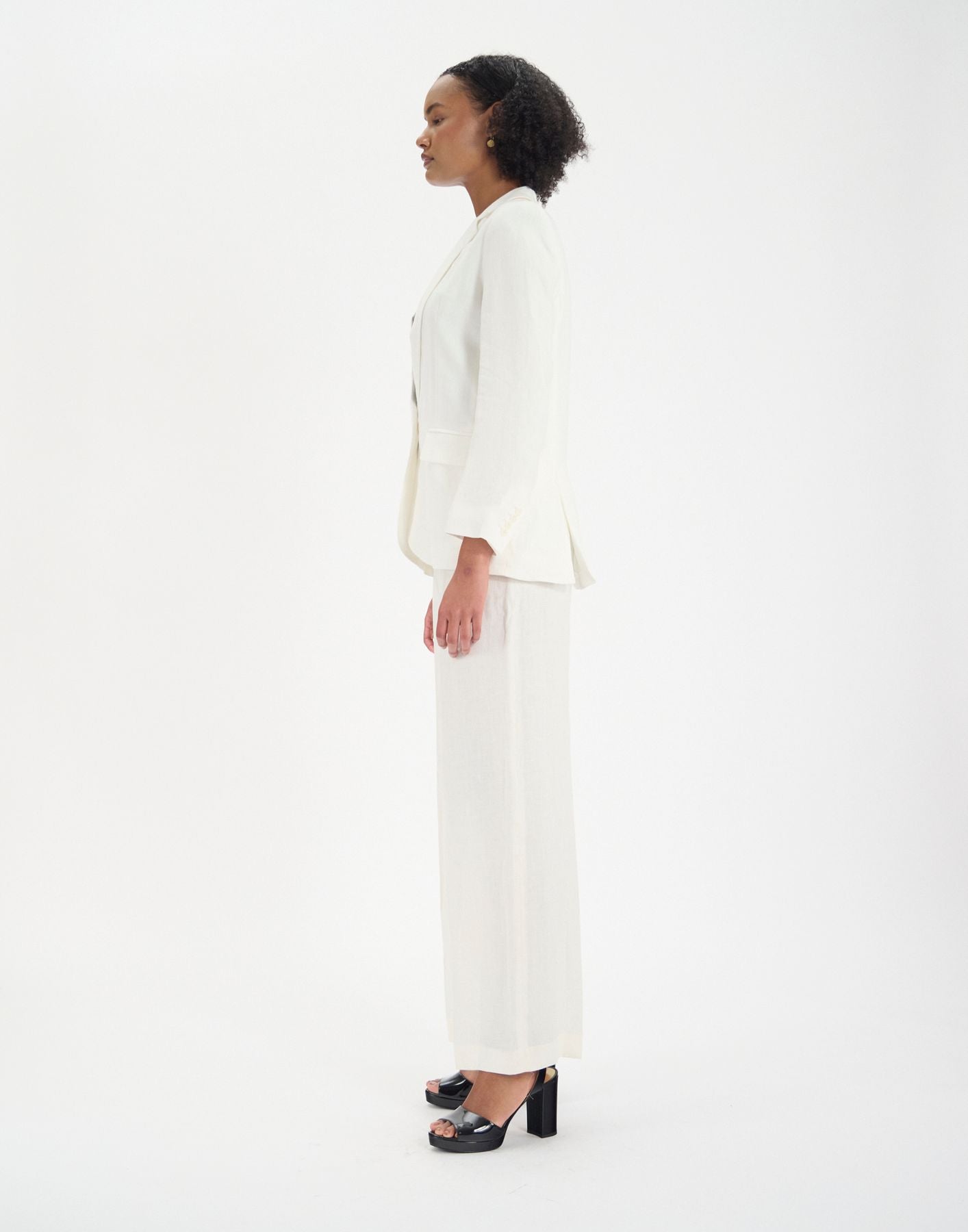 Chaqueta Bruna de lino blanco