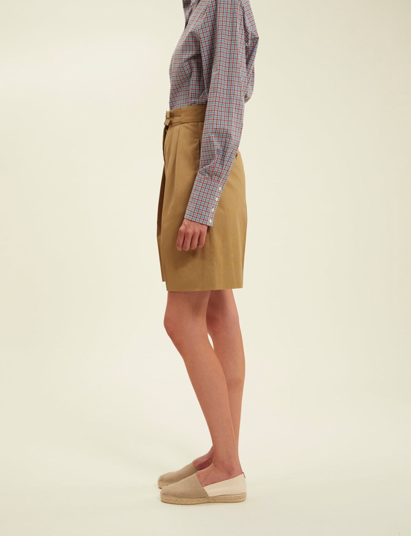 plum-khaki-shorts