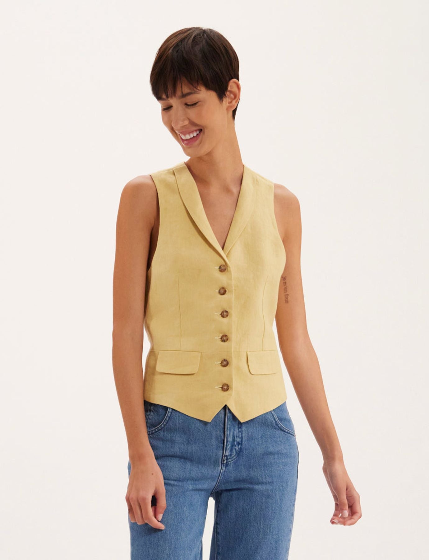 robinson-cardigan-in-lemon-linen