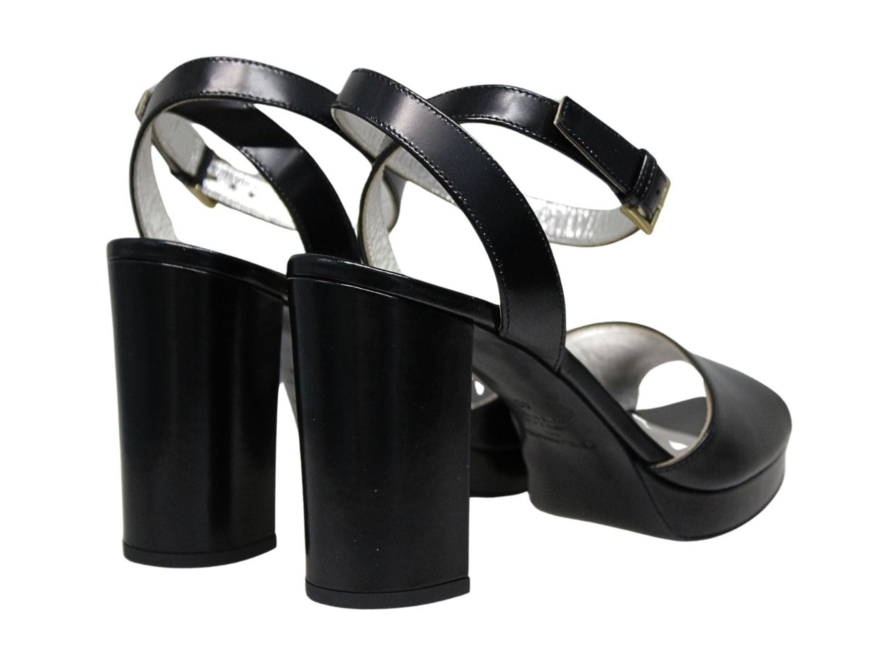 Sandalo con plateau Laura in pelle nera liscia