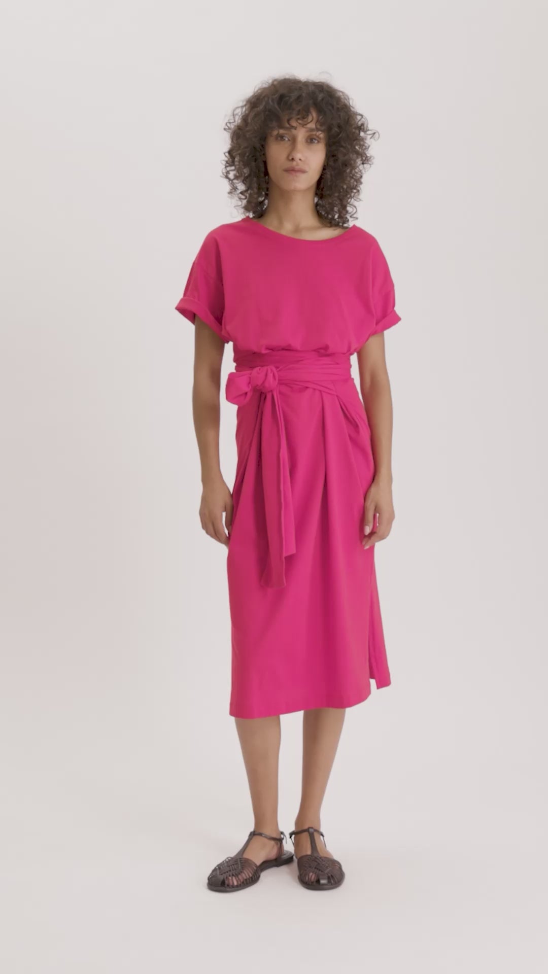 MASTER_16Y082CO381-P340 RED-XS - video