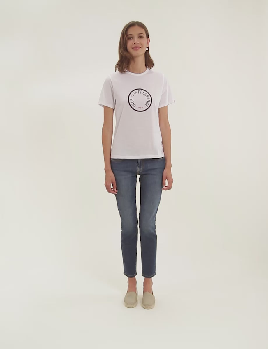 MASTER_INTY020CO002-F100 WHITE LOGO-XS - video