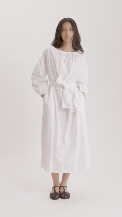 MASTER_16R032CO847-P100 WHITE-S - video