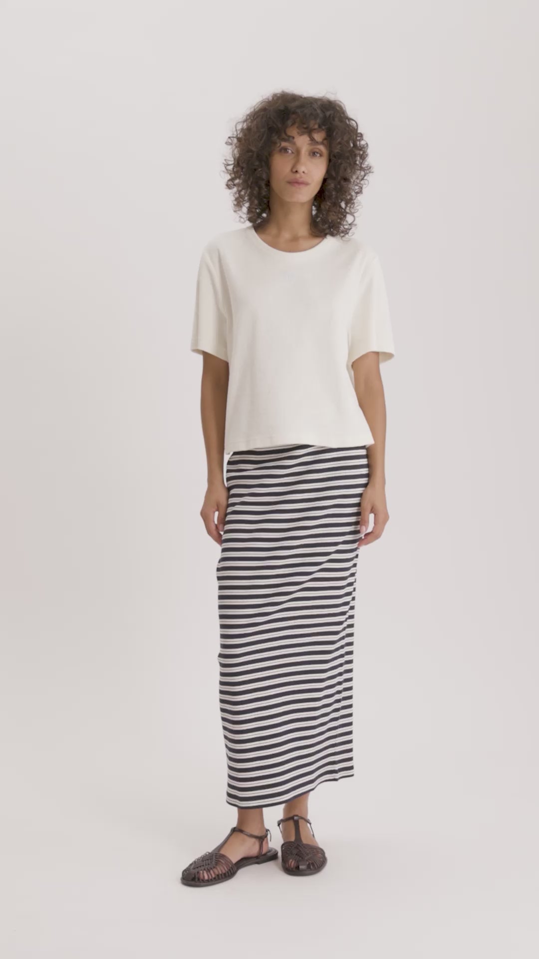 MASTER_16Y085CO383-P110 ECRU-XS - video