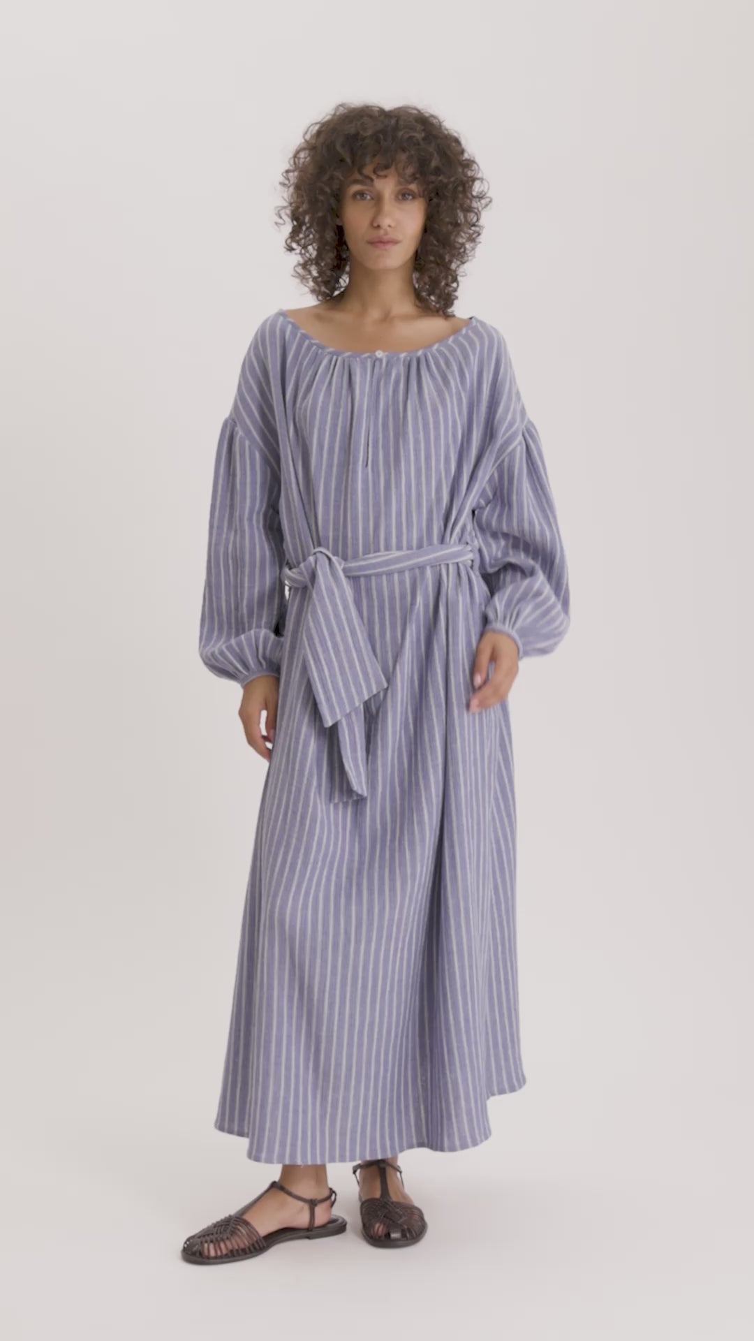 MASTER_16R032CO254-P233 BLUE WHITE-S - video