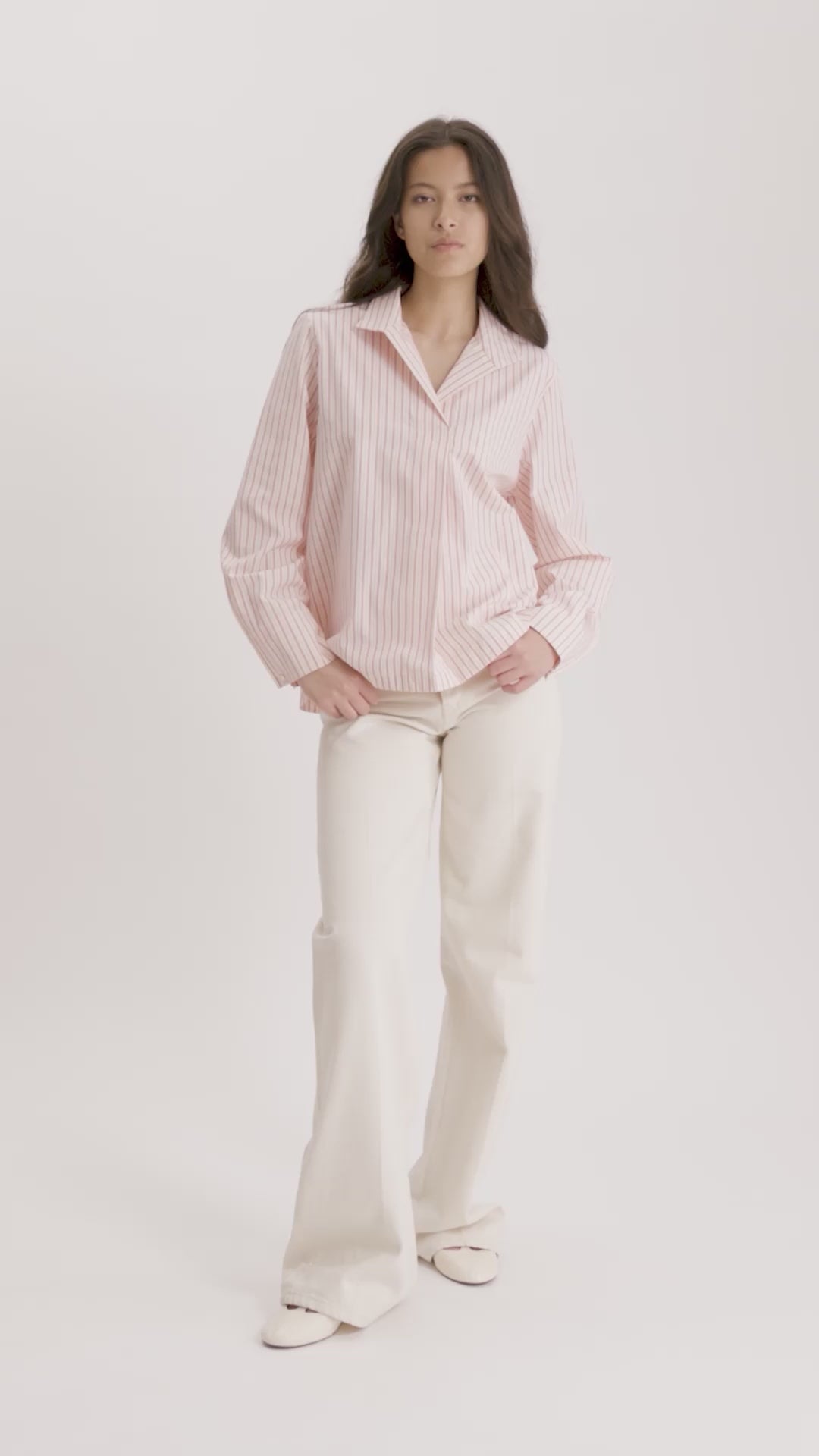 MASTER_16T007CO245-P133 WHITE PINK-34 - video