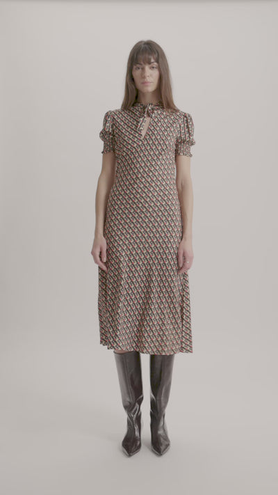 MASTER_15R025VE007-F048 IDLF VINTAGE-34 - video