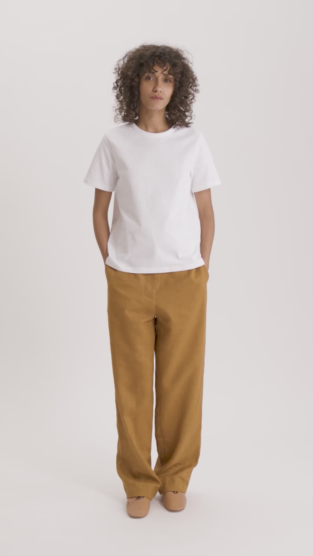 MASTER_16Y090CO387-P100 WHITE-XS - video