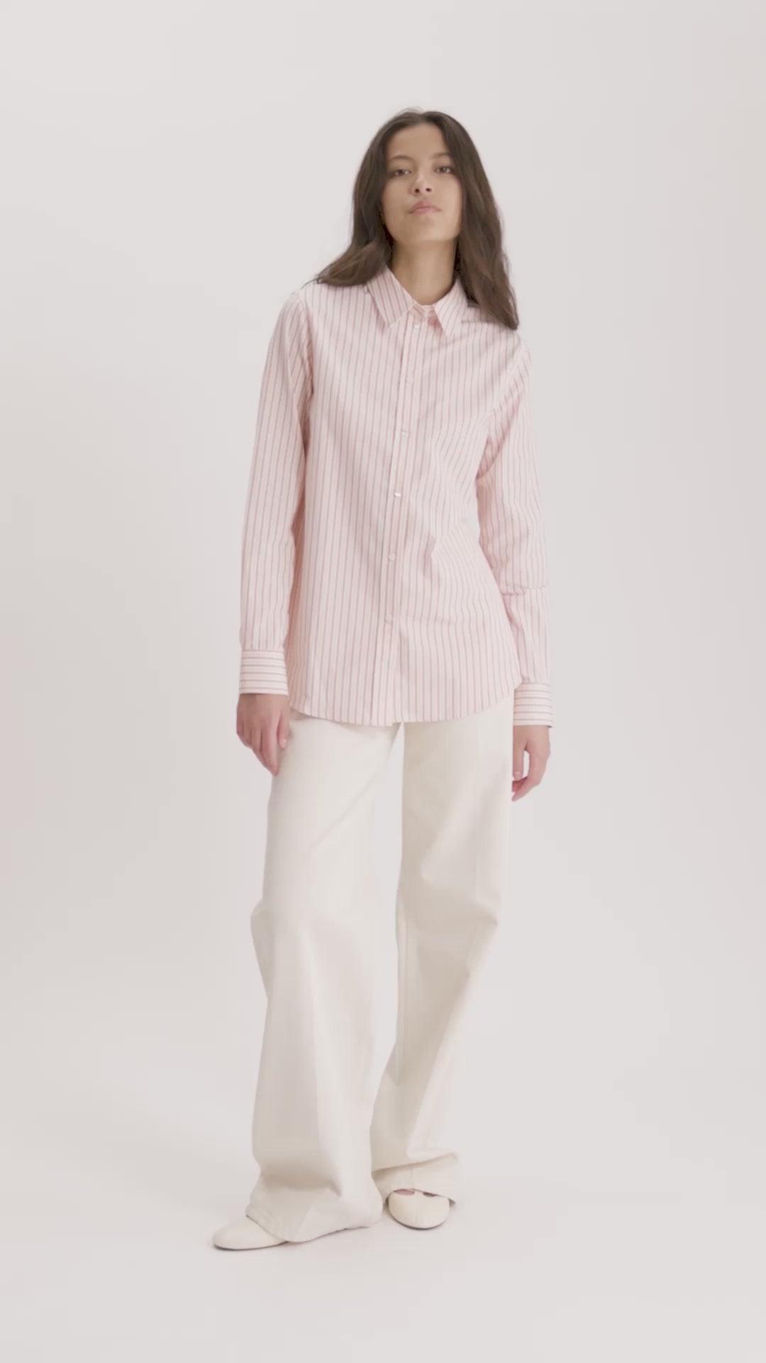 MASTER_16C003CO245-P133 WHITE PINK-34 - video