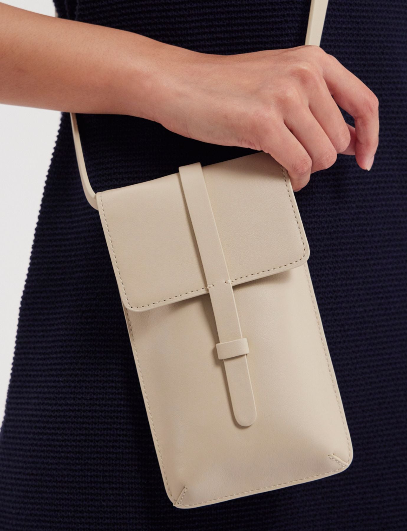 Smartphone Bag Léonore cuir sable